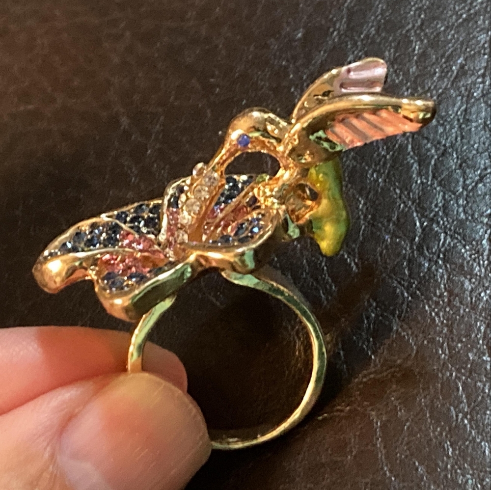 RING - HIBISCUS FLOWER HUMMINGBIRD RHINESTONE ENAMEL GOLD TONE SIZE 7